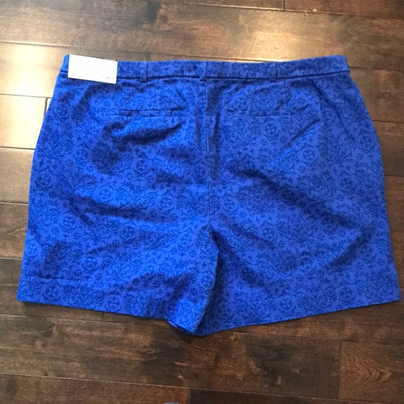 CATO Pattern Shorts - Picture 2 of 4